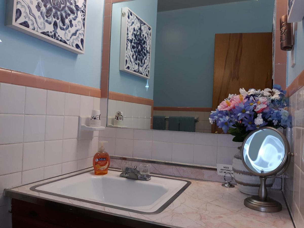 مبيت وإفطار ريتشموند Quiet, Clean House W/ Steel Balls المظهر الخارجي الصورة